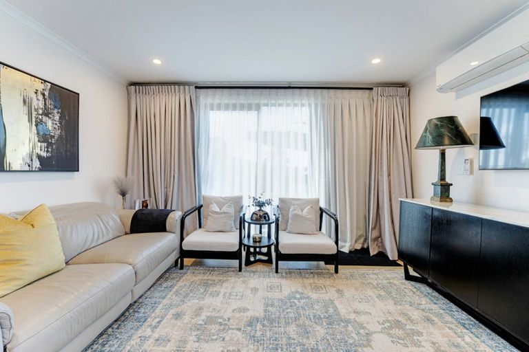 Photo of property in 8 Patariki Way, Beach Haven, Auckland, 0626