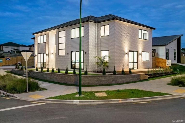 Photo of property in 36 Hikuawa Road, Flat Bush, Auckland, 2019