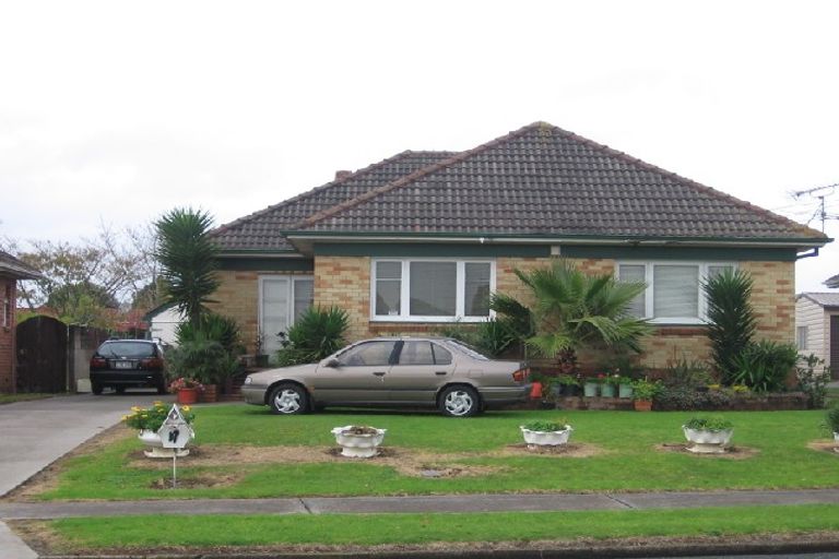 Photo of property in 17 Maxwell Avenue, Papatoetoe, Auckland, 2025