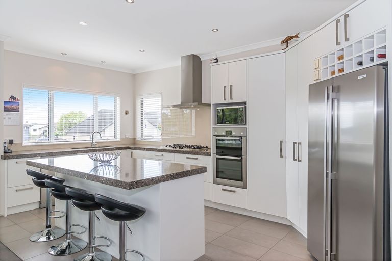 Photo of property in 1 Bridal Place, Silverdale, 0932