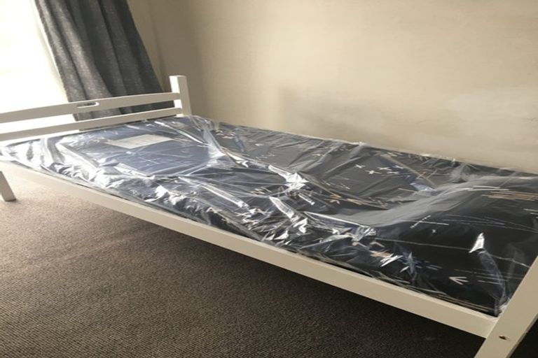 Photo of property in 1/3 Tralee Place, Hillcrest, Hamilton, 3216