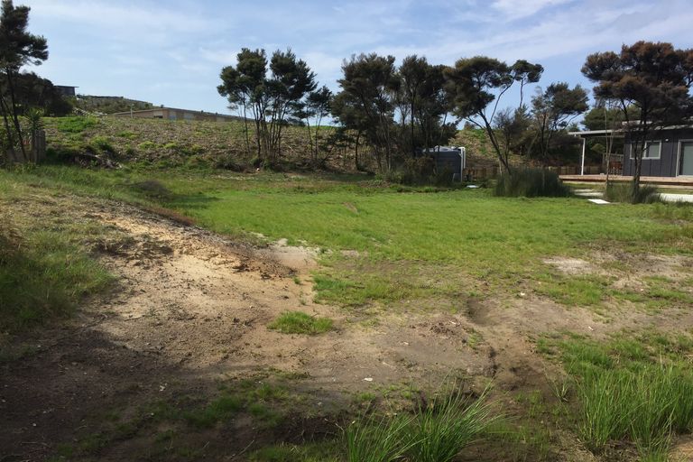 Photo of property in 13 Seabreeze Road, Mangawhai Heads, Mangawhai, 0505