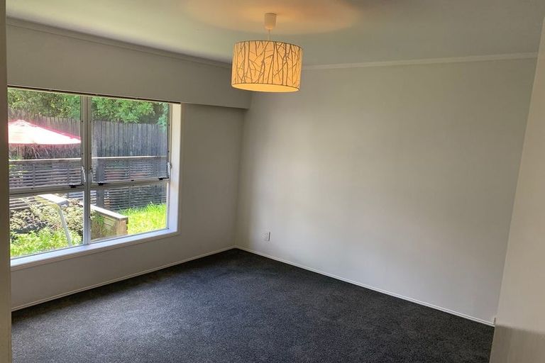 Photo of property in 1/190 Queen Street, Northcote Point, Auckland, 0627