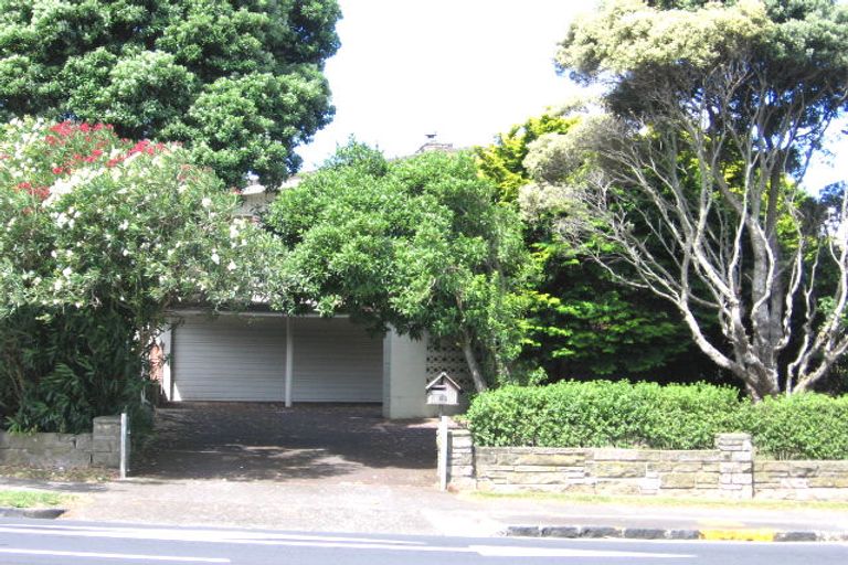 Photo of property in 82 Hillsborough Road, Hillsborough, Auckland, 1042