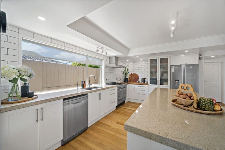 Photo of property in 26 Fratley Avenue, Farm Cove, Auckland, 2012