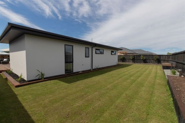 Photo of property in 28 Wakeman Way, Kaiapoi, 7630