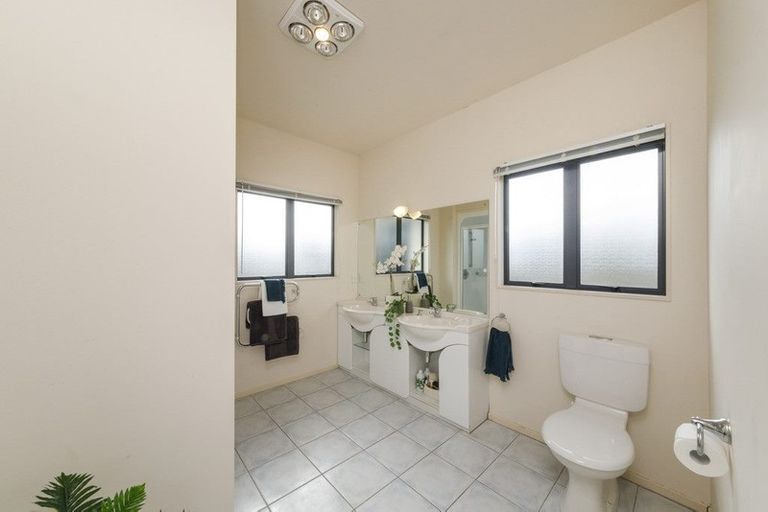 Photo of property in 21 Washington Parade, Milson, Palmerston North, 4414