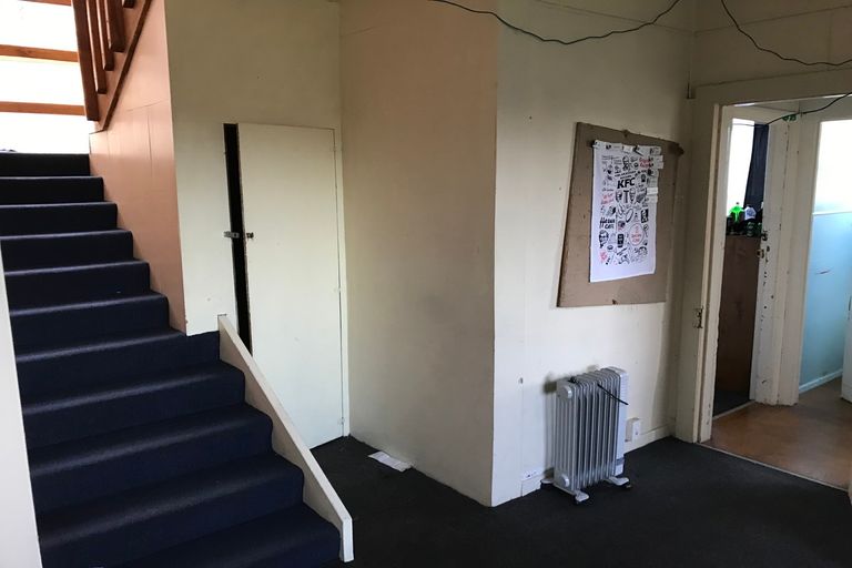 Photo of property in 111 Harbour Terrace, North Dunedin, Dunedin, 9016