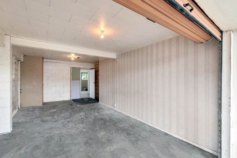 Photo of property in 25 Poinsettia Place, Henderson, Auckland, 0610