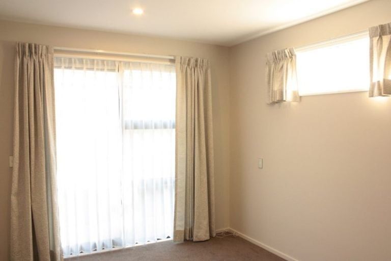 Photo of property in 2/5 Beatrice Place, Avonhead, Christchurch, 8042