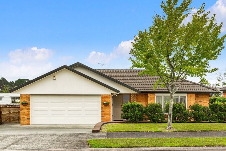 Photo of property in 8 Toledo Avenue, Henderson, Auckland, 0612