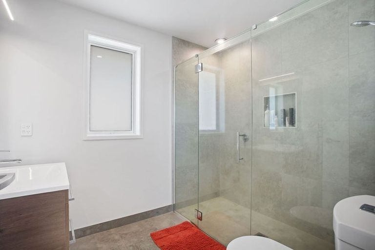 Photo of property in 9 Whata Street, Clarks Beach, 2122