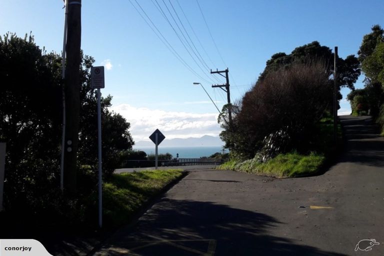 Photo of property in 11 Te Pari Pari Road, Pukerua Bay, 5026