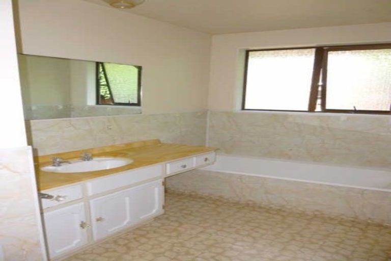 Photo of property in 2/14 Siska Place, Upper Riccarton, Christchurch, 8041