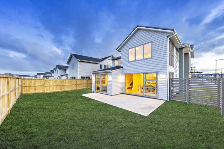 Photo of property in 17 Flight Place, Takanini, 2112