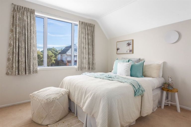 Photo of property in 22 Jillett Street, Titahi Bay, Porirua, 5022