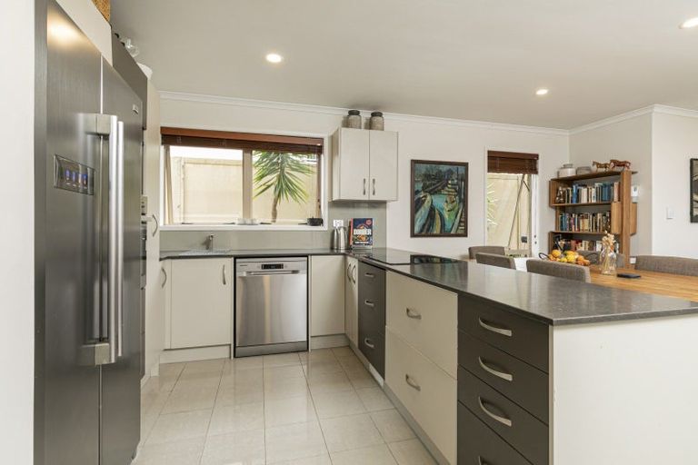 Photo of property in 17 West Hoe Heights, Orewa, 0931