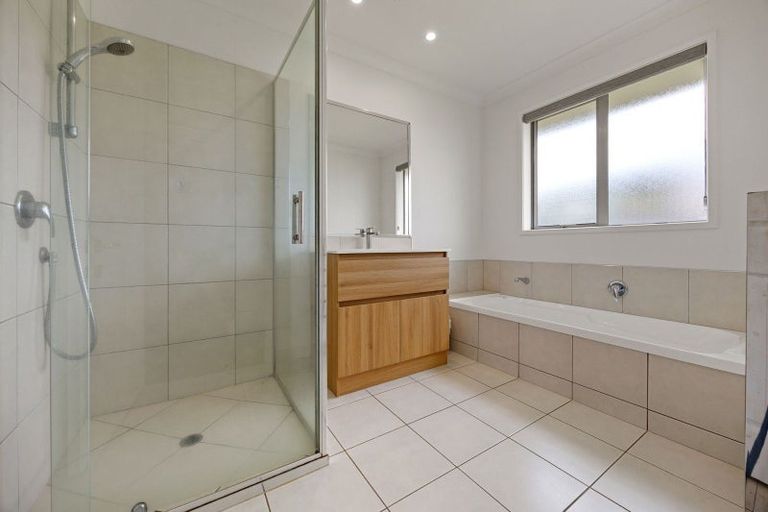 Photo of property in 5 Compton Grove, Huntington, Hamilton, 3210