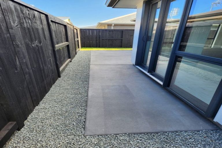 Photo of property in 5 Tractor Way, Papamoa, 3118