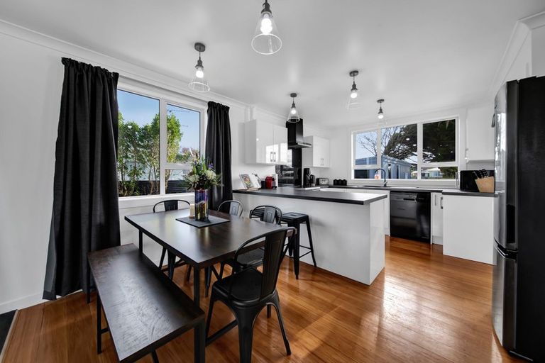 Photo of property in 52 Puriri Street, Hawera, 4610