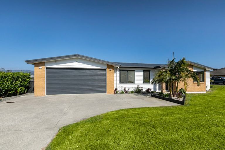 Photo of property in 4 Karika Place, Massey, Auckland, 0614