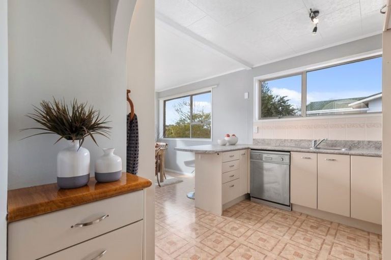 Photo of property in 43 Stapleford Crescent, Browns Bay, Auckland, 0630