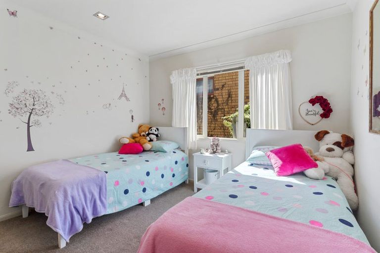 Photo of property in 1442 Whangaparaoa Road, Army Bay, Whangaparaoa, 0930