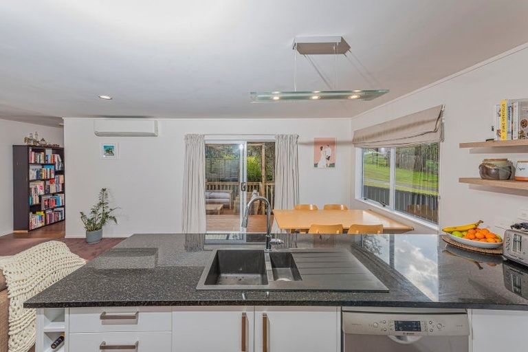 Photo of property in 2/26 Midgley Road, West Harbour, Auckland, 0618