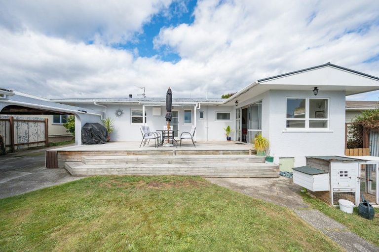 Photo of property in 32 Tennyson Crescent, Stoke, Nelson, 7011