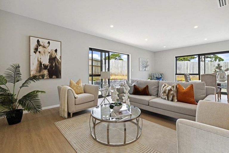 Photo of property in 15 Bela Vista Boulevard, Swanson, Auckland, 0614