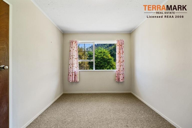 Photo of property in 54 Hartford Crescent, Totara Park, Upper Hutt, 5018