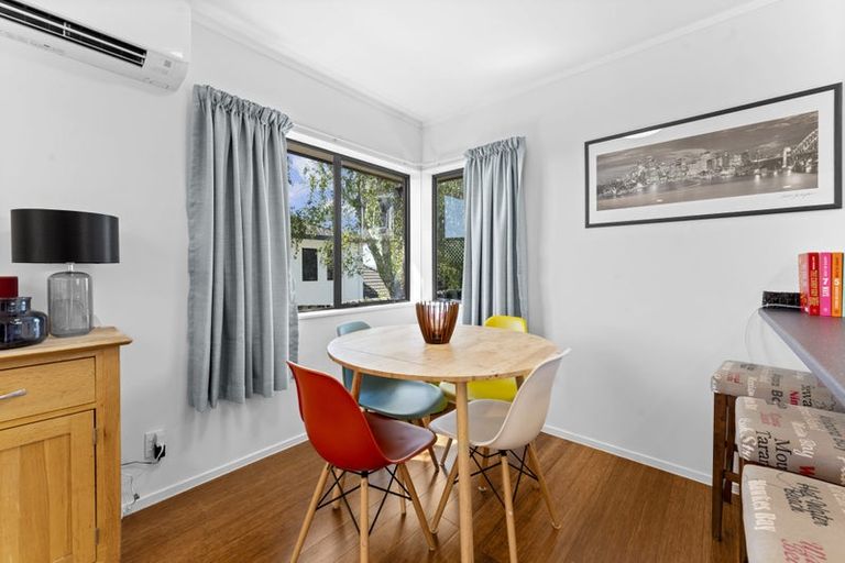 Photo of property in 74b Bradbury Road, Botany Downs, Auckland, 2010