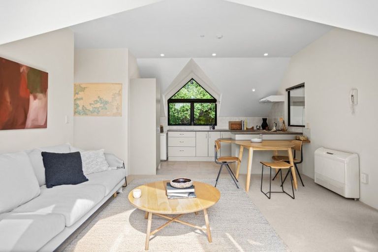 Photo of property in 16 James Clendon Place, Okiato, Russell, 0272