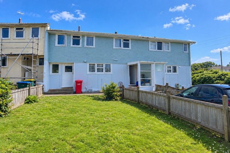 Photo of property in 10 Cheshire Street, Cannons Creek, Porirua, 5024