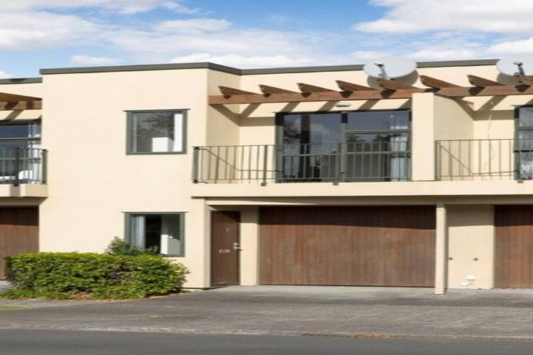 Photo of property in 3/17 Harbour View Road, Te Atatu Peninsula, Auckland, 0610