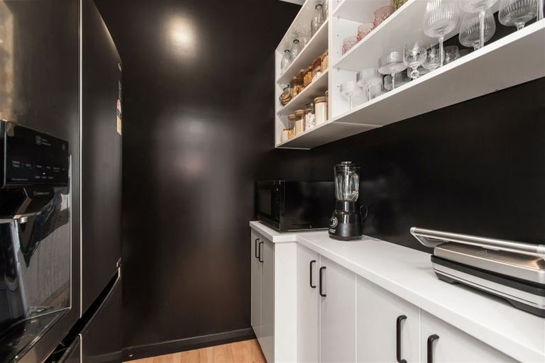 Photo of property in 102 Idris Road, Bryndwr, Christchurch, 8052