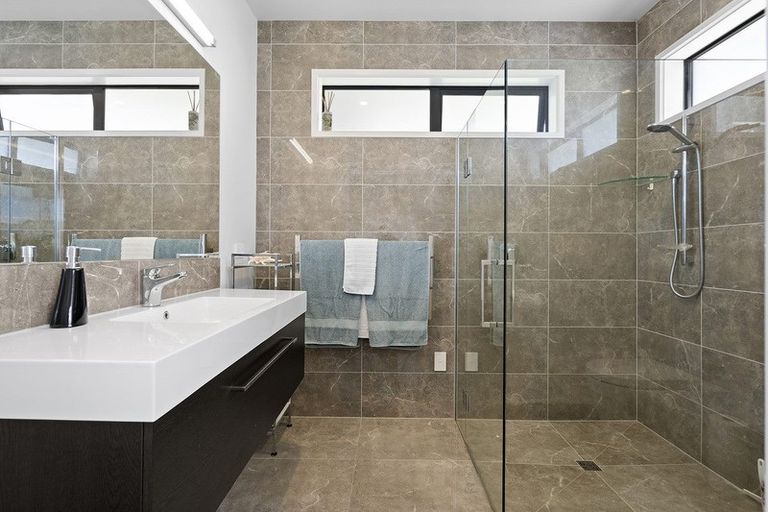 Photo of property in 2 Clifford Close, Leamington, Cambridge, 3432