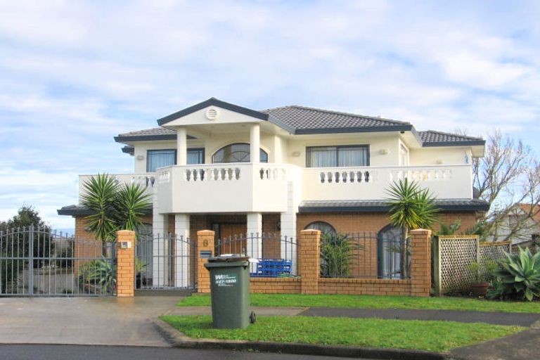 Photo of property in 8 Serl Place, Goodwood Heights, Auckland, 2105