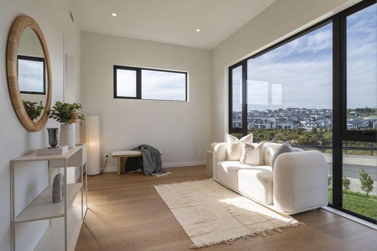 Photo of property in 52 Streamview Way, Long Bay, Auckland, 0630