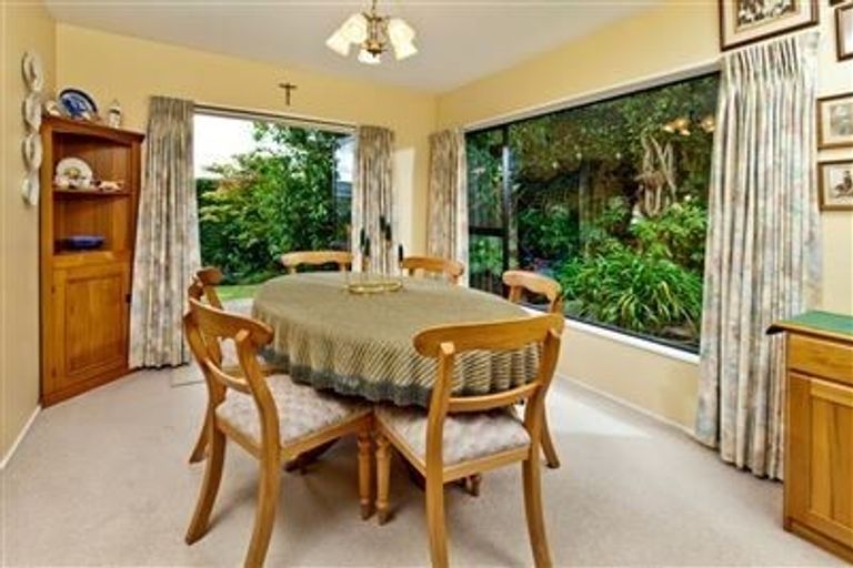 Photo of property in 2/14 Aramoana Avenue, Devonport, Auckland, 0624