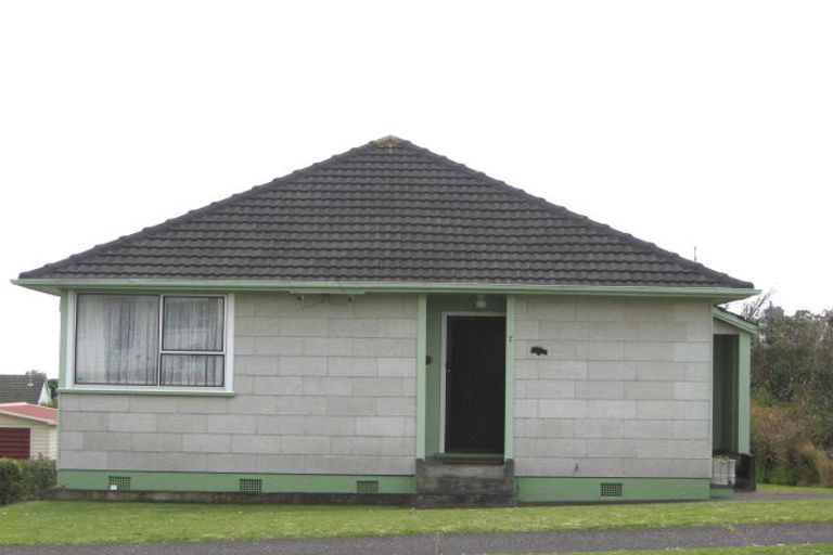 Photo of property in 7 Banks Street, Marfell, New Plymouth, 4310