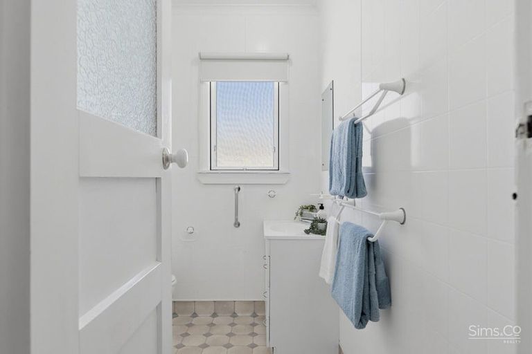 Photo of property in 72 Alma Road, Gonville, Whanganui, 4501