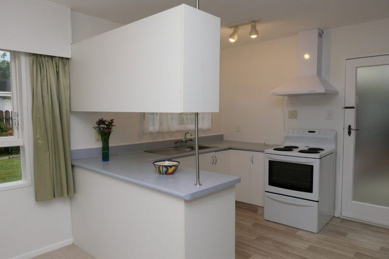 Photo of property in 2 Princeton Road, Raumati Beach, Paraparaumu, 5032