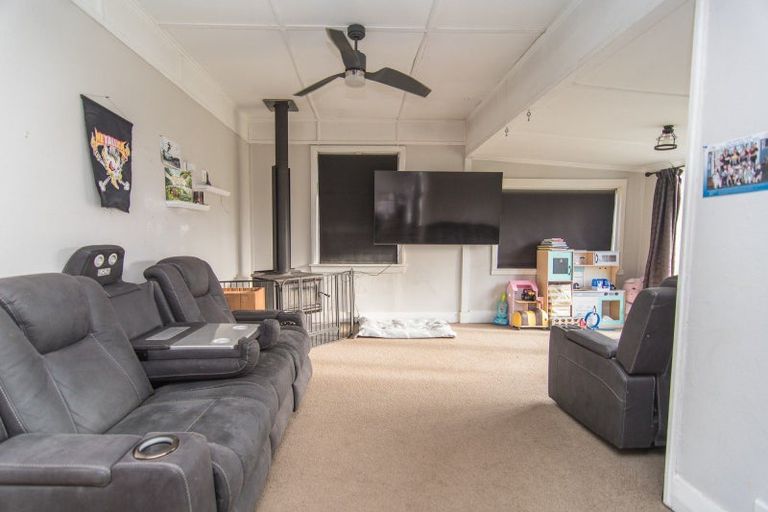 Photo of property in 27 Main Road, Pleasant Point, 7903