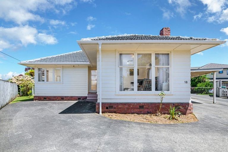 Photo of property in 18 Duncan Avenue, Te Atatu South, Auckland, 0610
