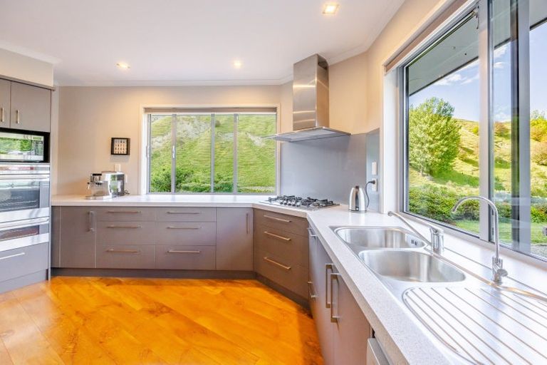 Photo of property in 1127 Pourerere Road, Omakere, Waipawa, 4271