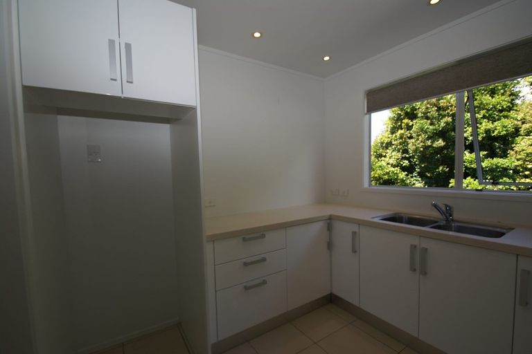 Photo of property in 2/19 Erica Road, Sunnynook, Auckland, 0620