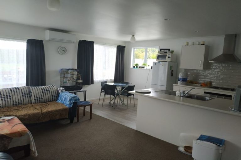 Photo of property in 2/44 Granville Drive, Massey, Auckland, 0614