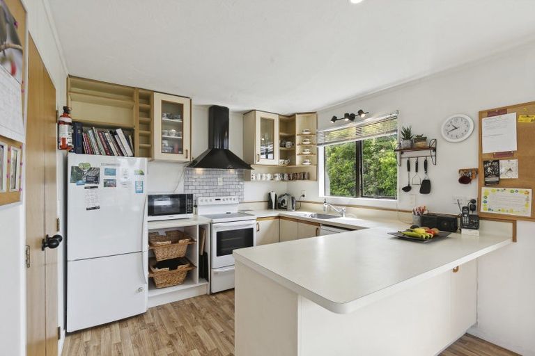 Photo of property in 21 Admiralty Street, Crofton Downs, Wellington, 6035