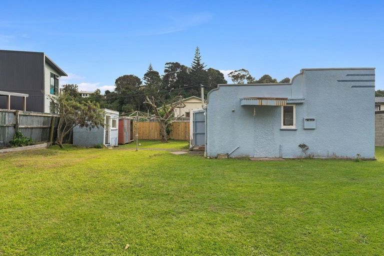 Photo of property in 8a Robertson Road, Paekakariki, 5034